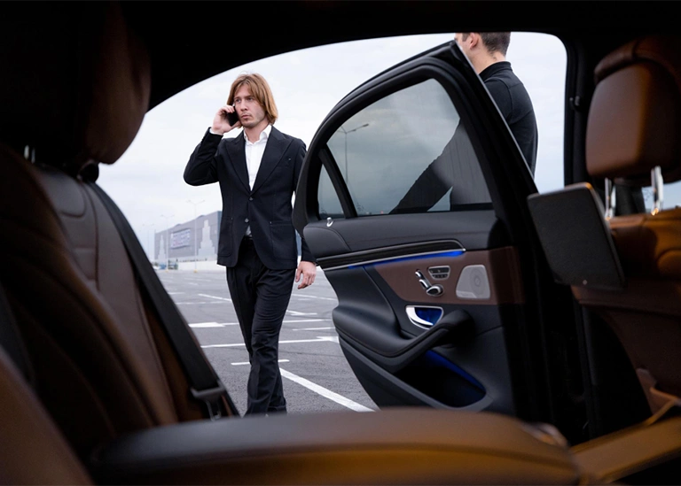 Premium Taxi from Shangri-La Hotel to All Airports