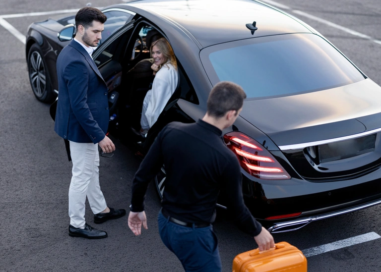 3. Reliable Airport Transfers from Whitechapel