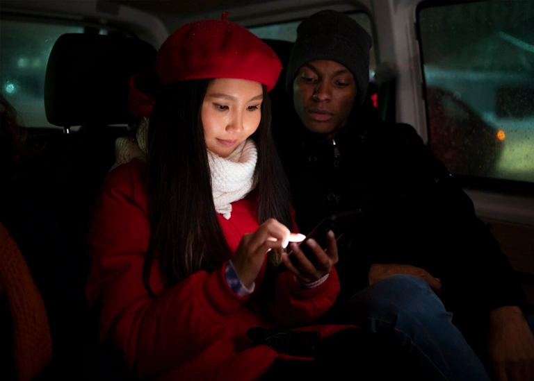 Easy, Reliable Stepney Cabs for Day & Night