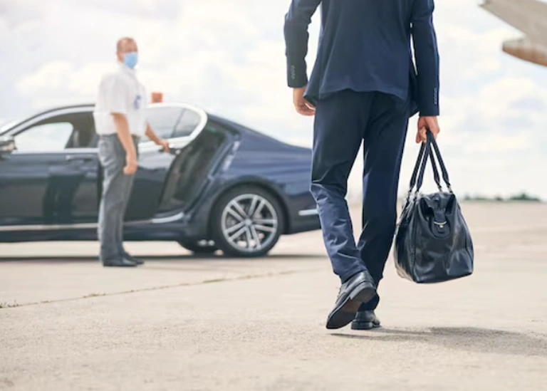 Pre-Booked Heathrow to Gatwick Airport Transfers